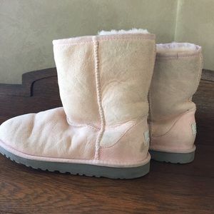 Ugg's Mid Calf Length in Light Pink Size 6